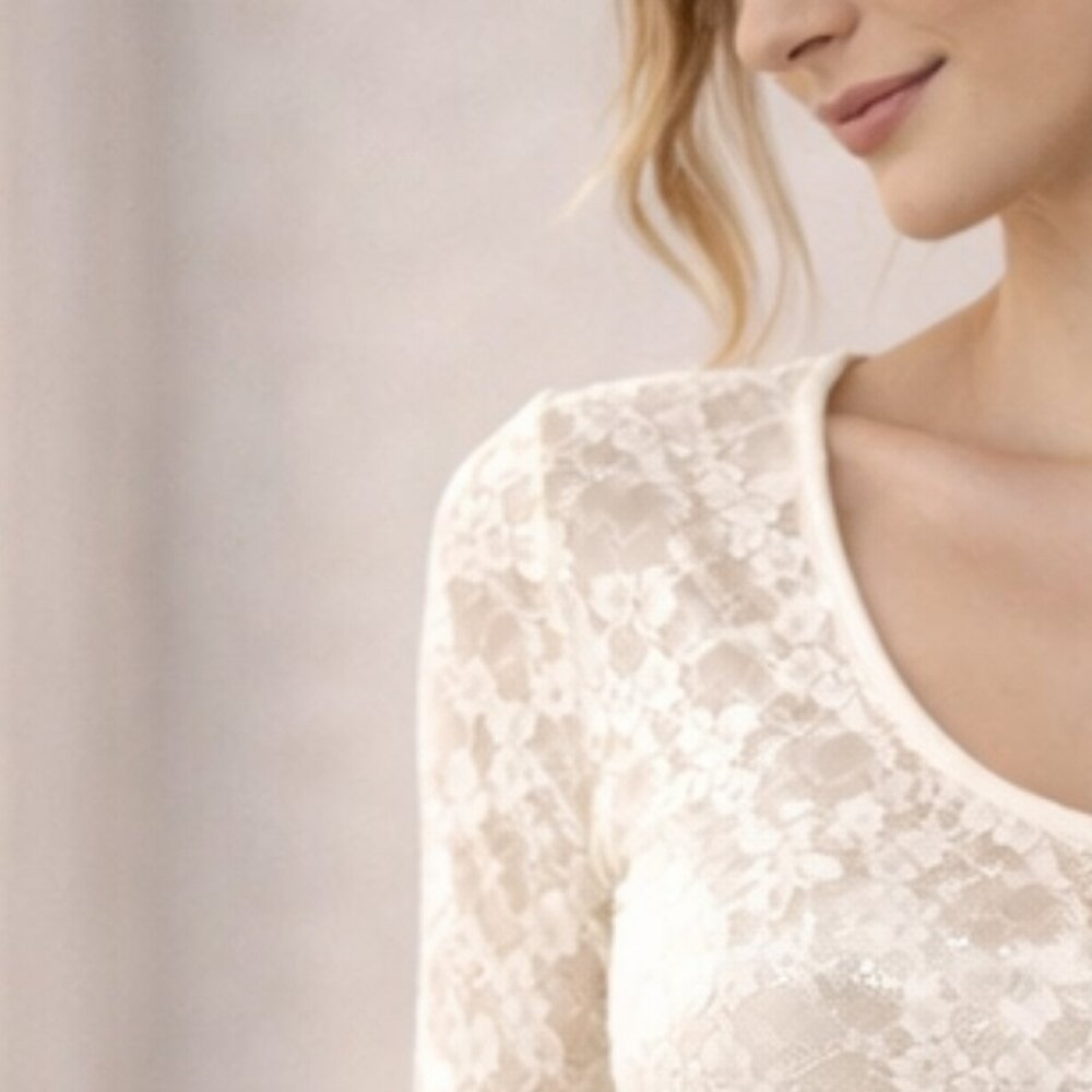 Very Delicate Feminine Romantic Style Cream Lace Blouse Top - Picture 2 of 7